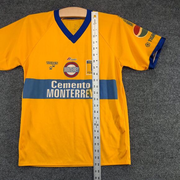 Cemento Monterrey Boys Soccer Jersey Yellow Size Actual 32x24 Autographed Signed - Picture 14 of 16